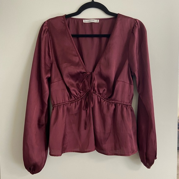 Abercrombie & Fitch Silky Tie Front Top - Picture 3 of 6